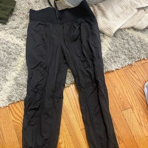 Lululemon studio joggers size 6